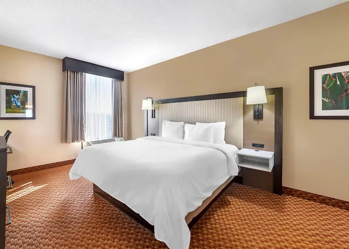 Best Western Plus Kendall Hotel & Suites