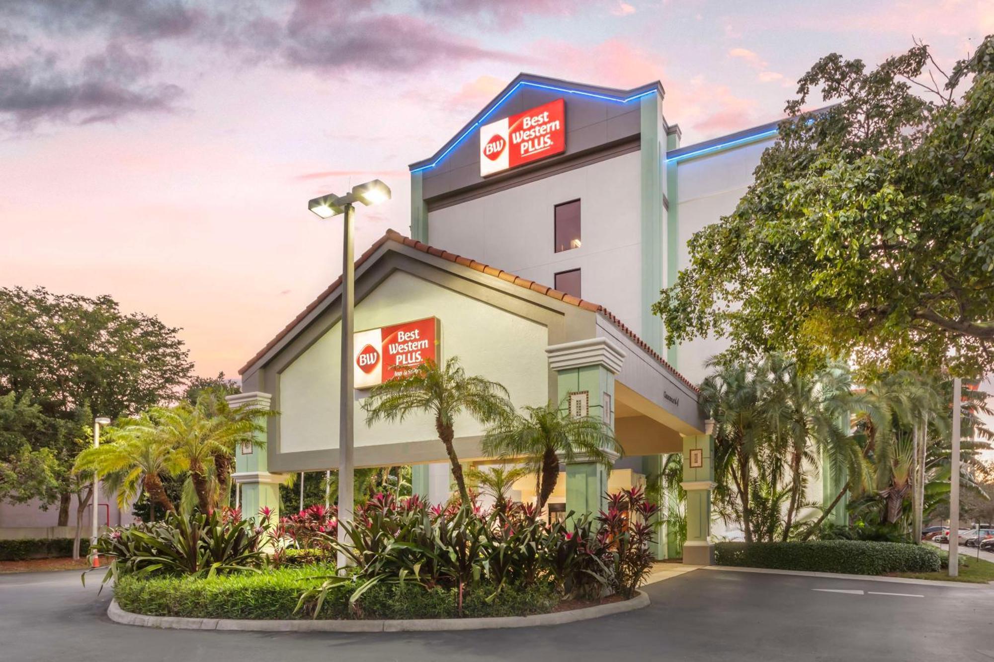 Hotel Western Kendall & The Crossings