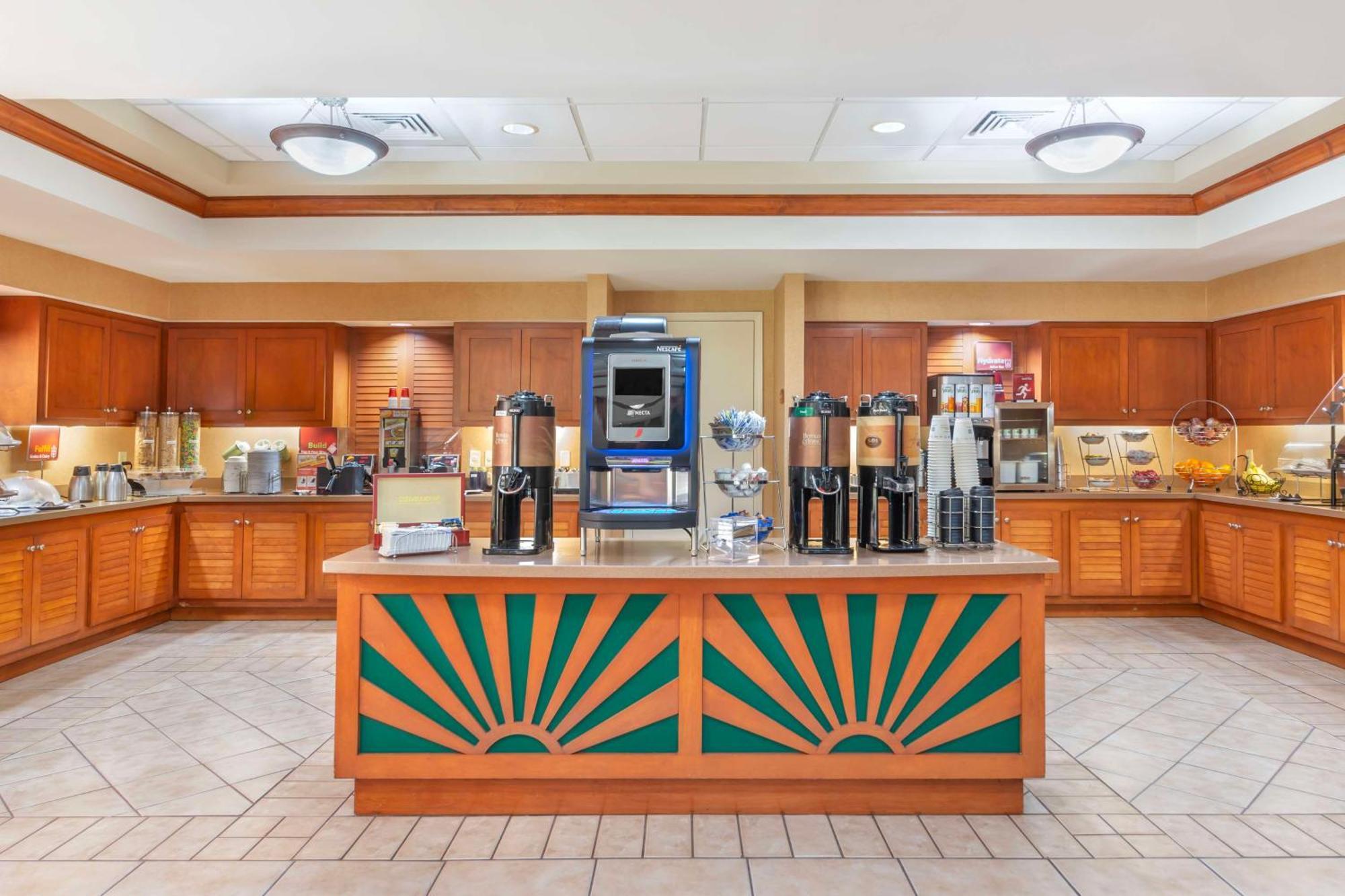 Western Kendall & Hotel 3*