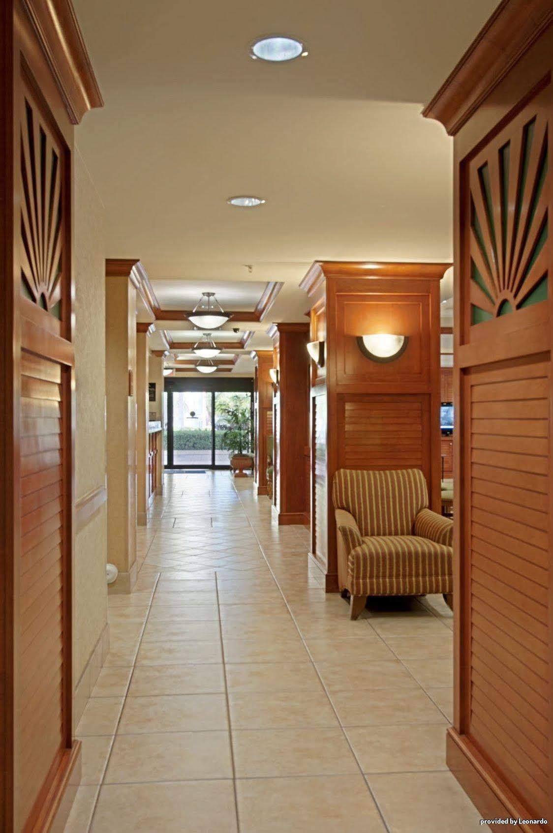 Western Kendall & Hotel